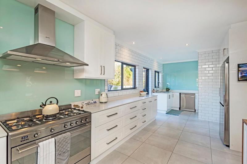 5 Bedroom Property for Sale in Schoongezicht Western Cape